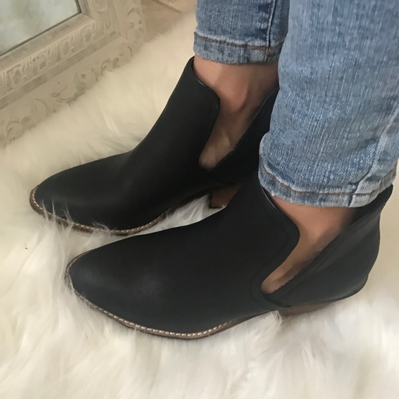 LAST 1️⃣ PRICE FIRM Vegan Leathr Boot w Block Heel - Picture 4 of 8
